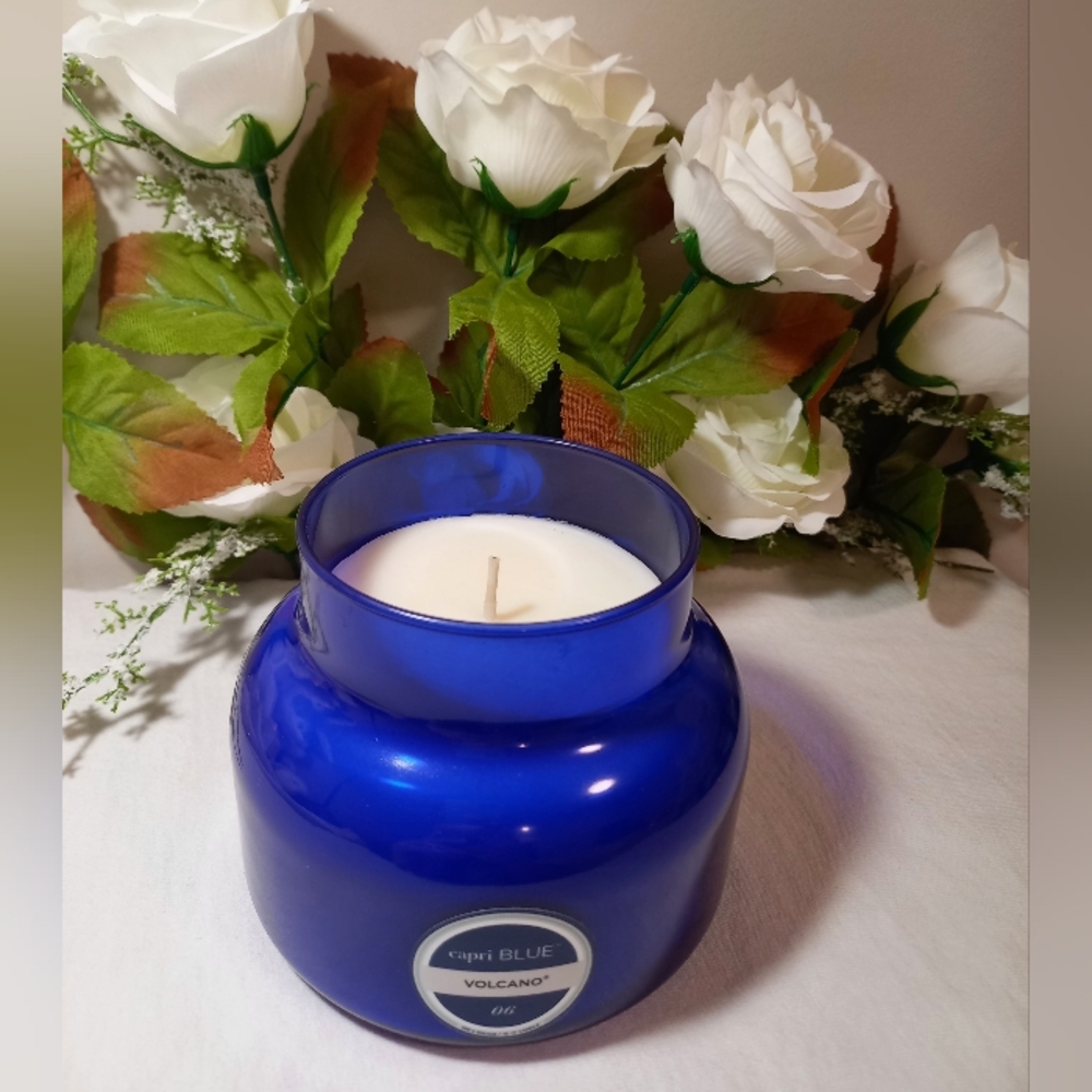 Capri Blue Candle - 19 oz - Volcano. - Picture 4 of 5